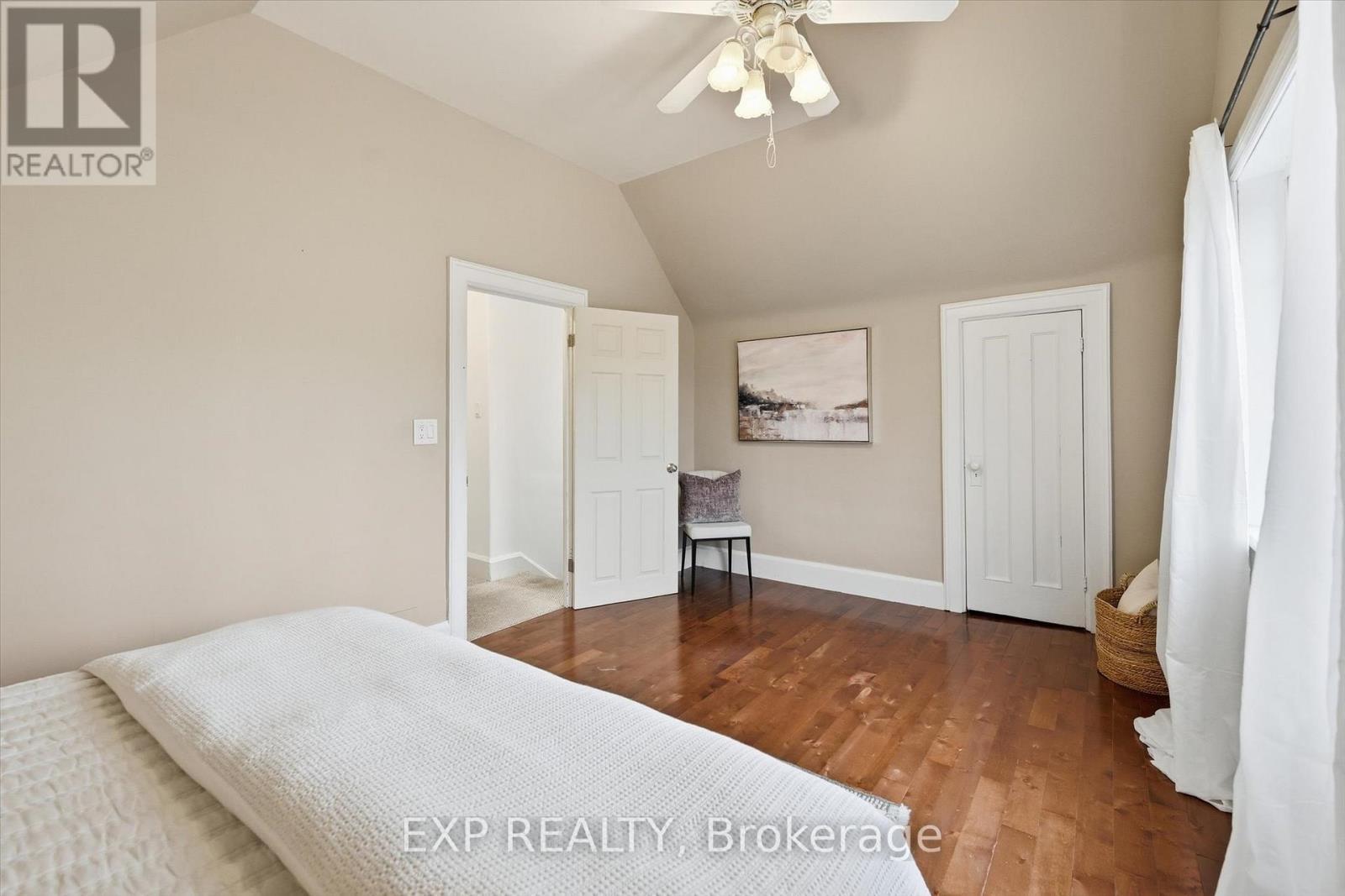 491 Dunsmure Road, Hamilton, ON - Indoor Photo Showing Bedroom