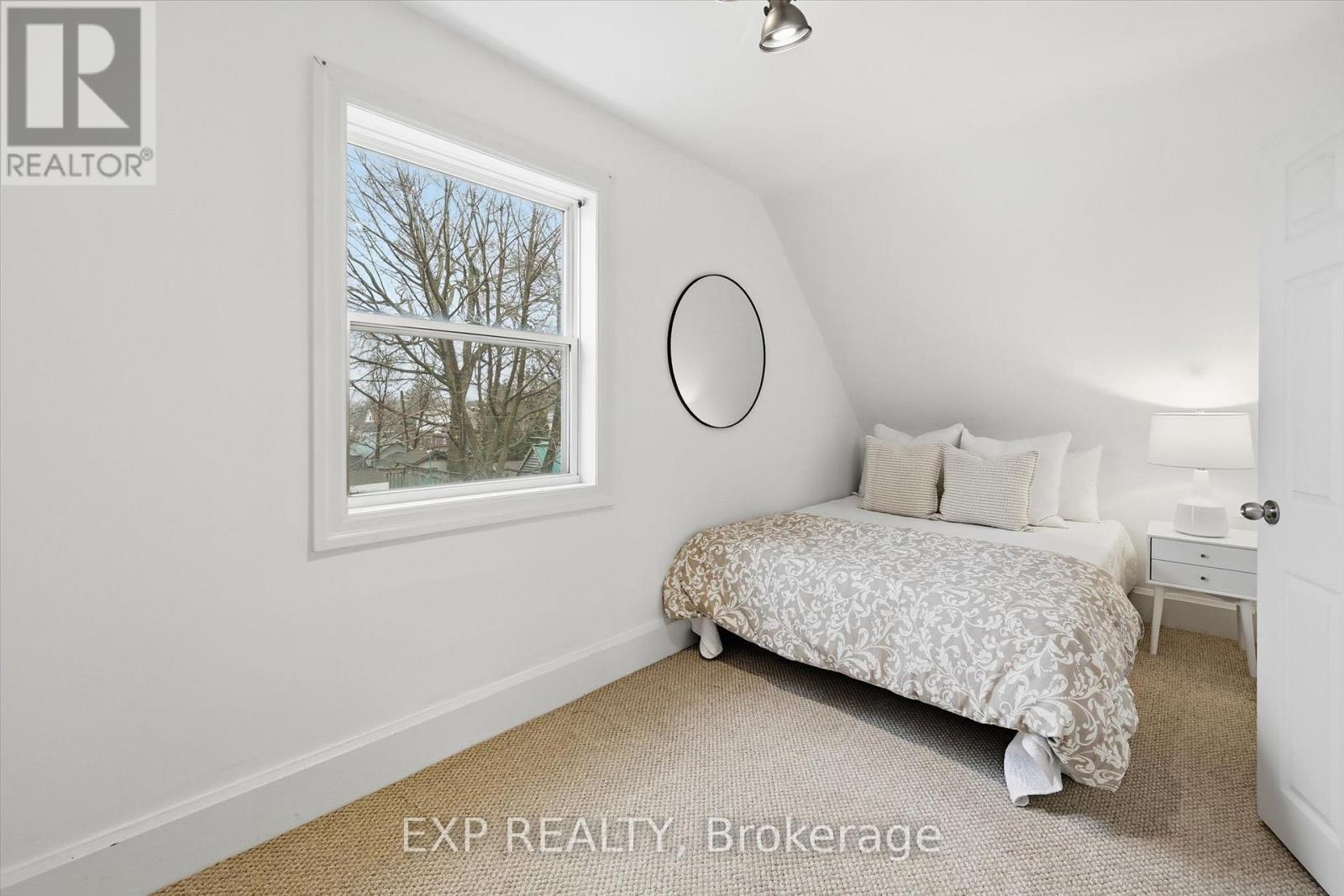 491 Dunsmure Road, Hamilton, ON - Indoor Photo Showing Bedroom