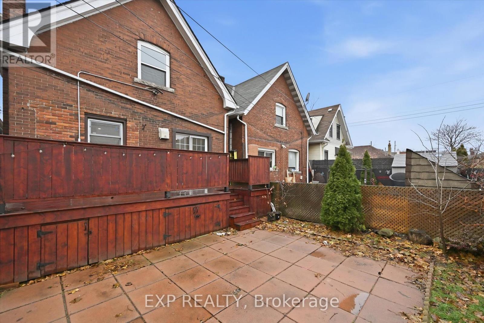 491 Dunsmure Road, Hamilton, ON - Outdoor