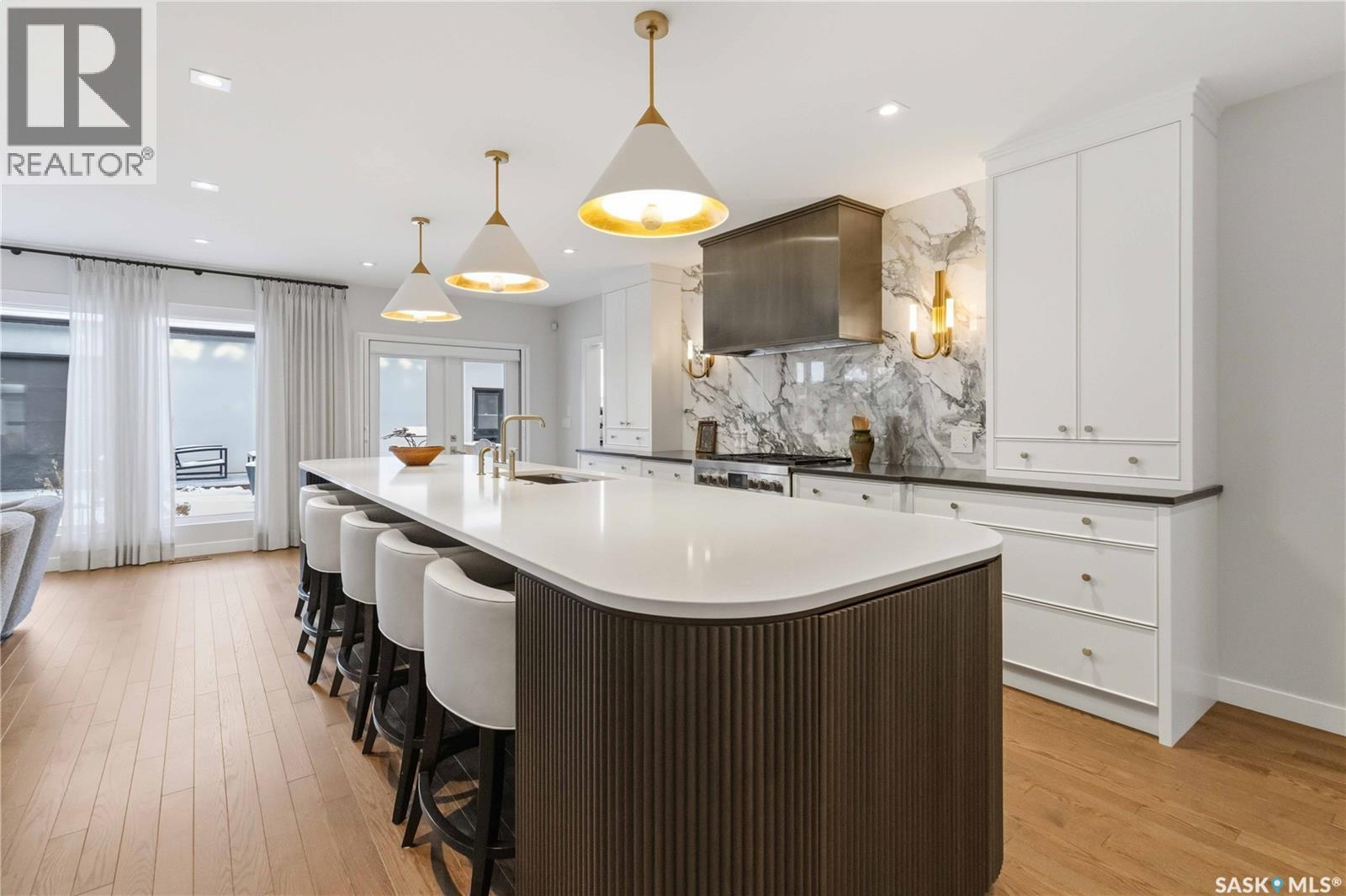 1134 Spadina Crescent E, Saskatoon, SK - Indoor Photo Showing Kitchen With Upgraded Kitchen
