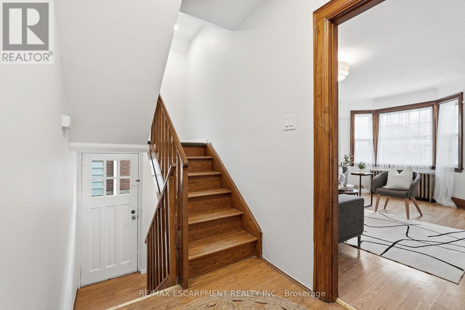 48 Weir Street N, Hamilton, ON - Indoor Photo Showing Other Room