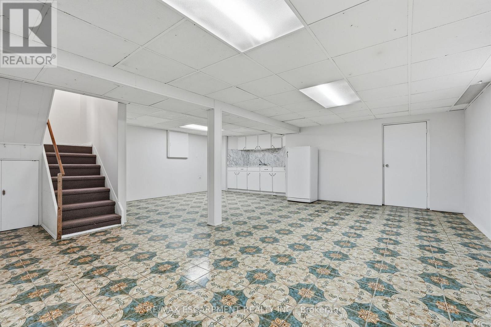 48 Weir Street N, Hamilton, ON - Indoor