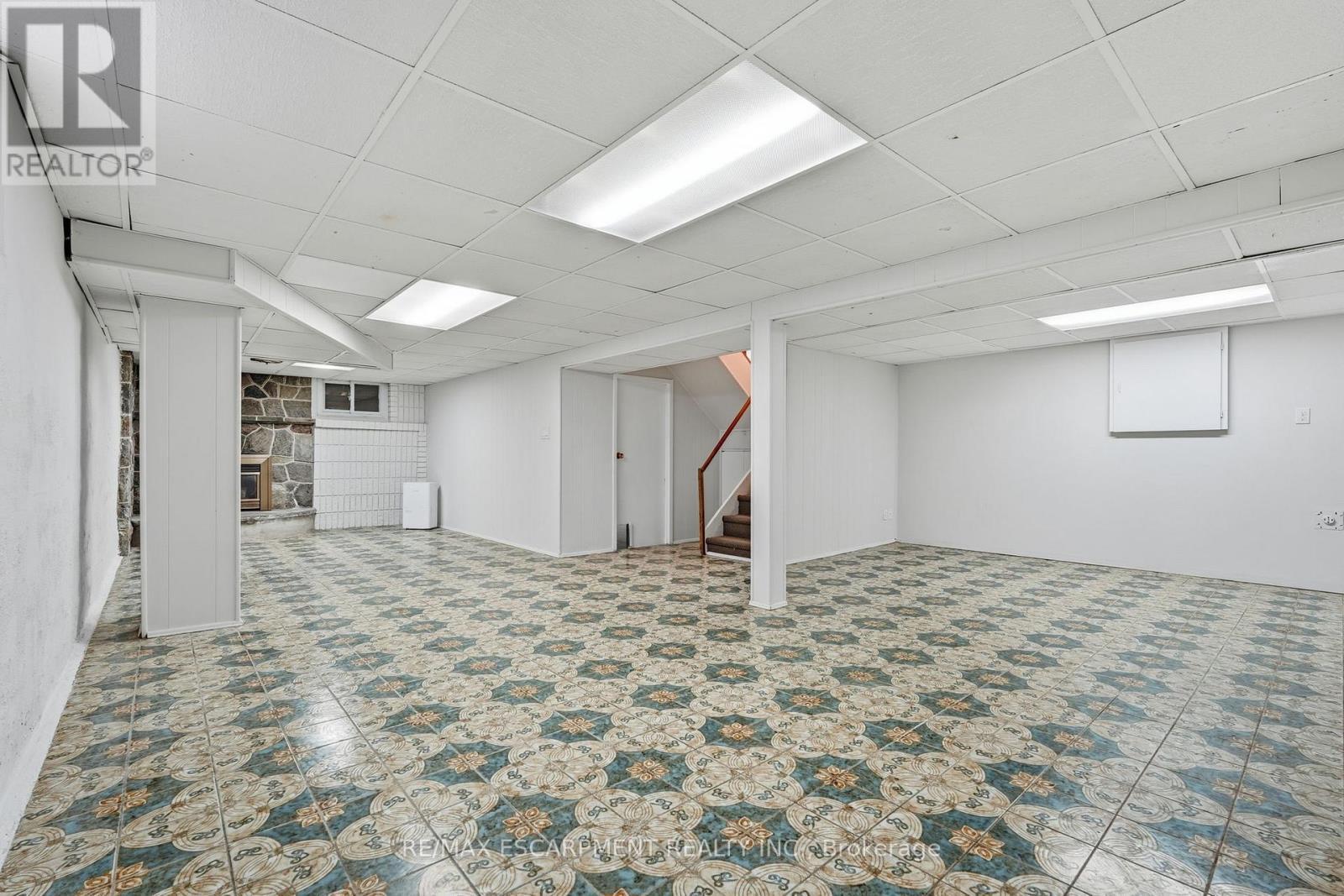 48 Weir Street N, Hamilton, ON - Indoor Photo Showing Basement