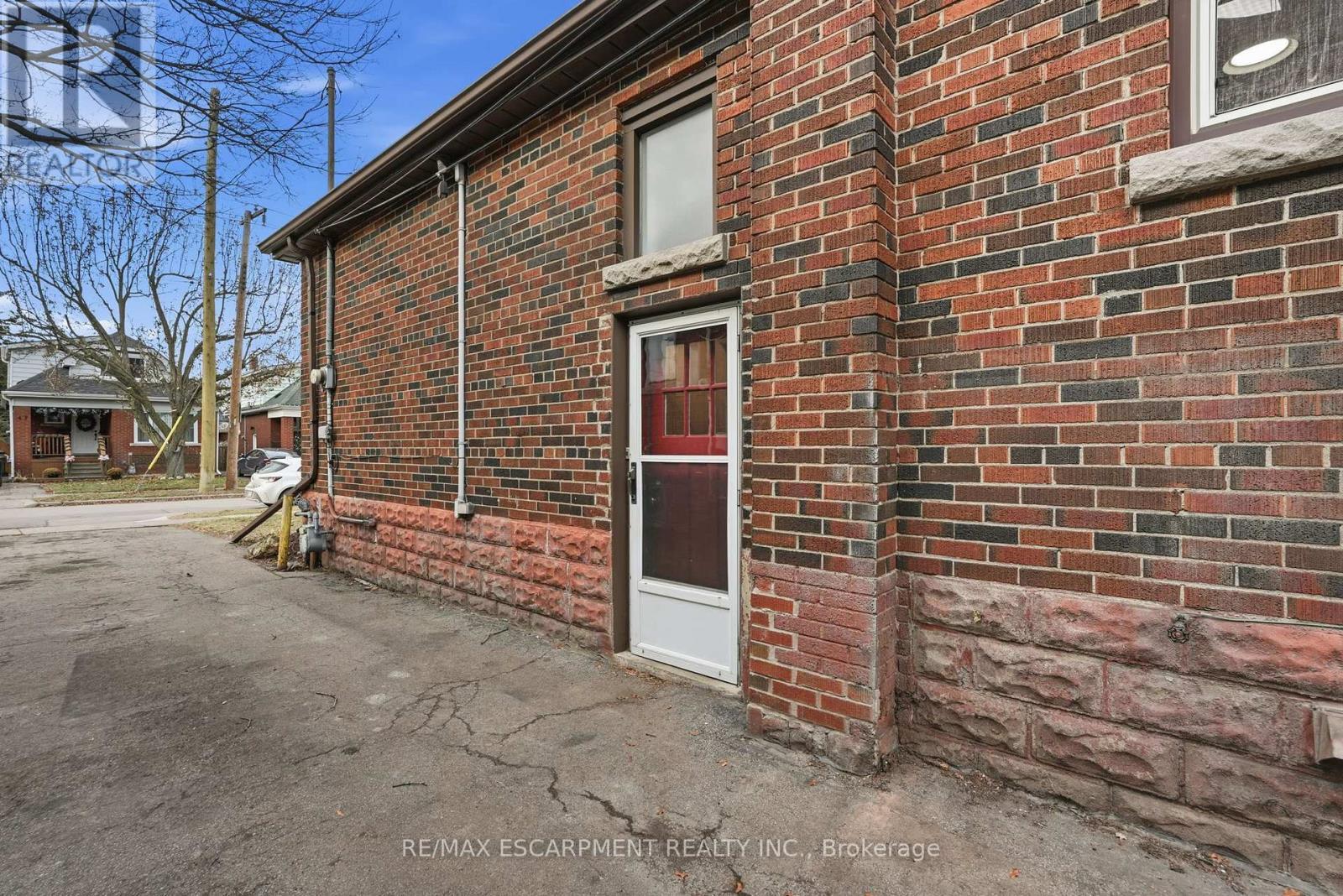 48 Weir Street N, Hamilton, ON - Outdoor