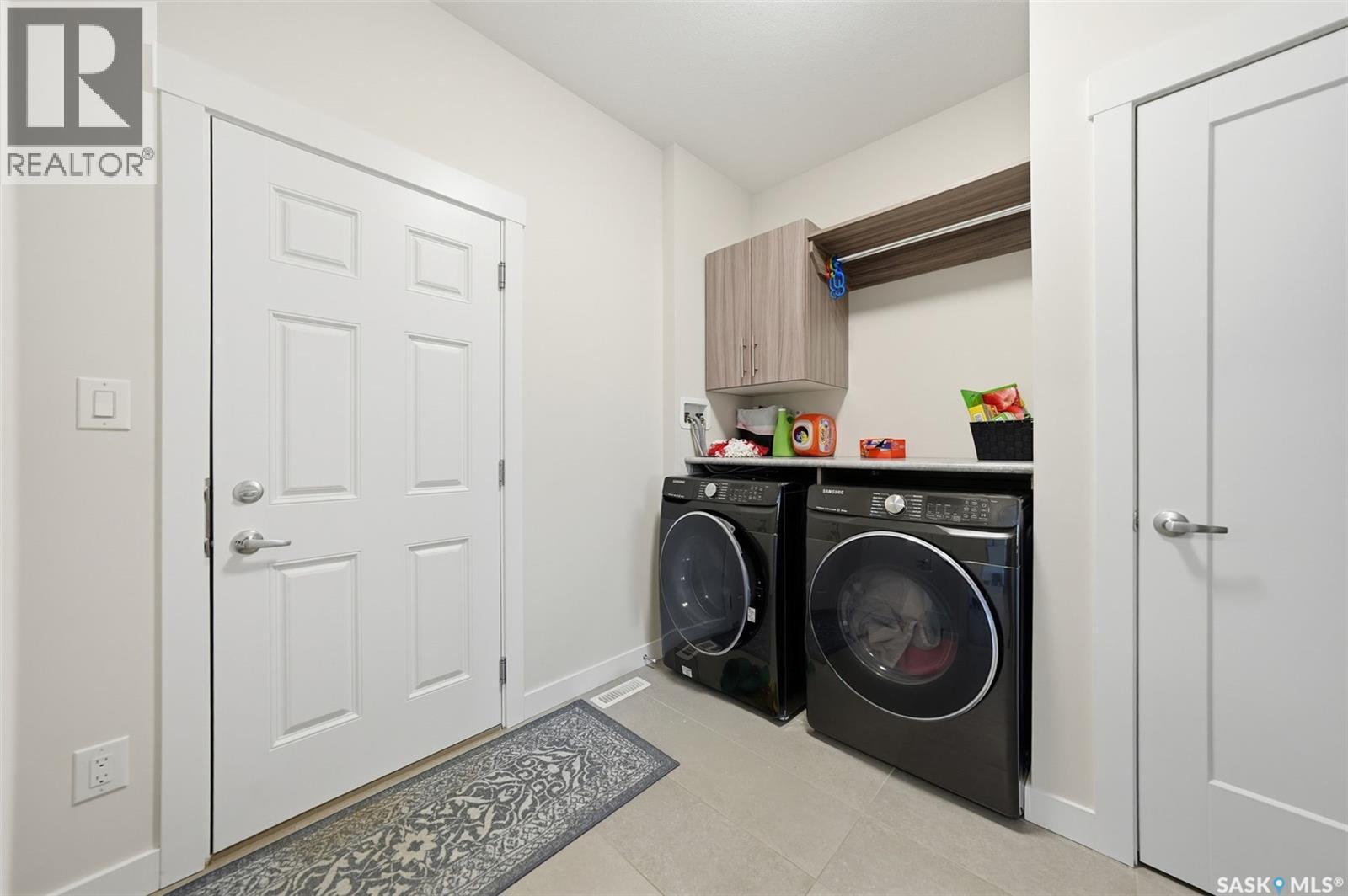 451 Mcfaull Crescent, Saskatoon, SK - Indoor Photo Showing Laundry Room