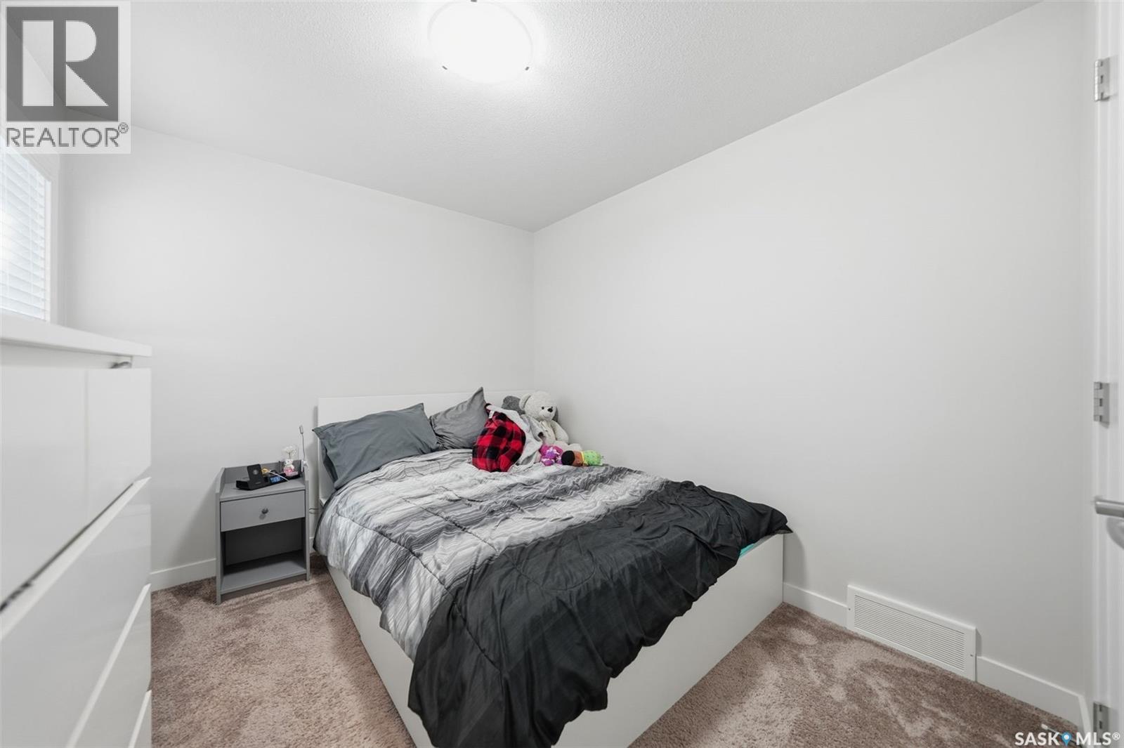451 Mcfaull Crescent, Saskatoon, SK - Indoor Photo Showing Bedroom