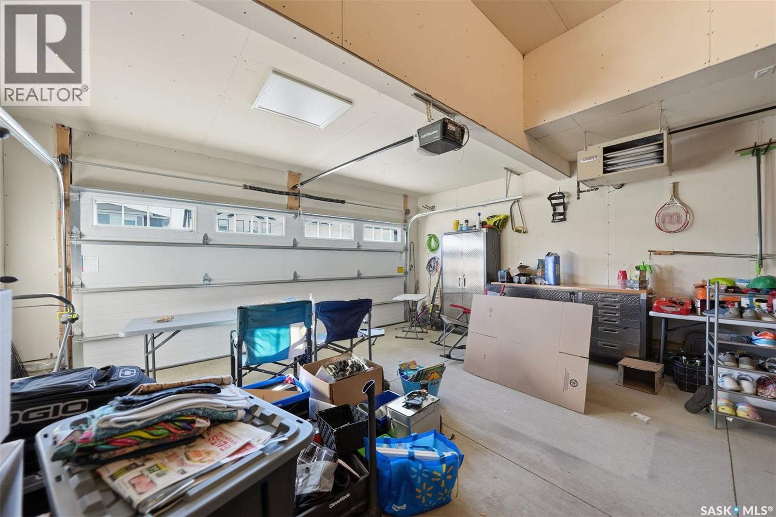 451 Mcfaull Crescent, Saskatoon, SK - Indoor Photo Showing Garage