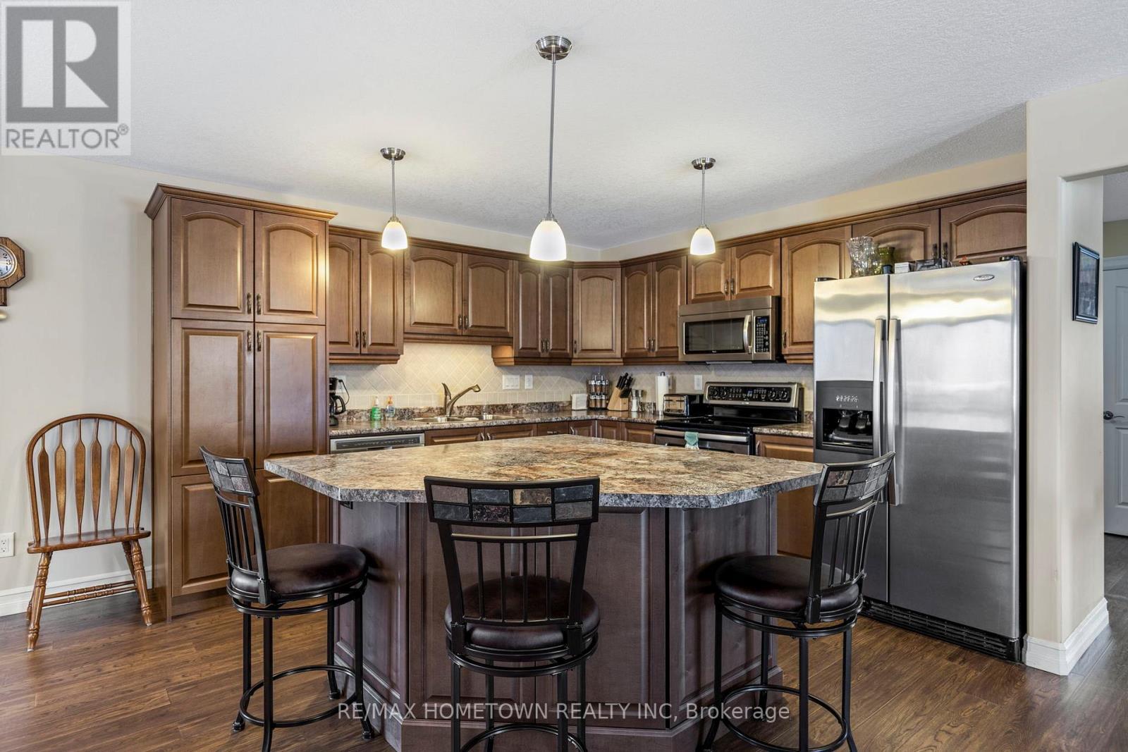 1124 Mcclure Crescent, Brockville, ON - Indoor Photo Showing Kitchen