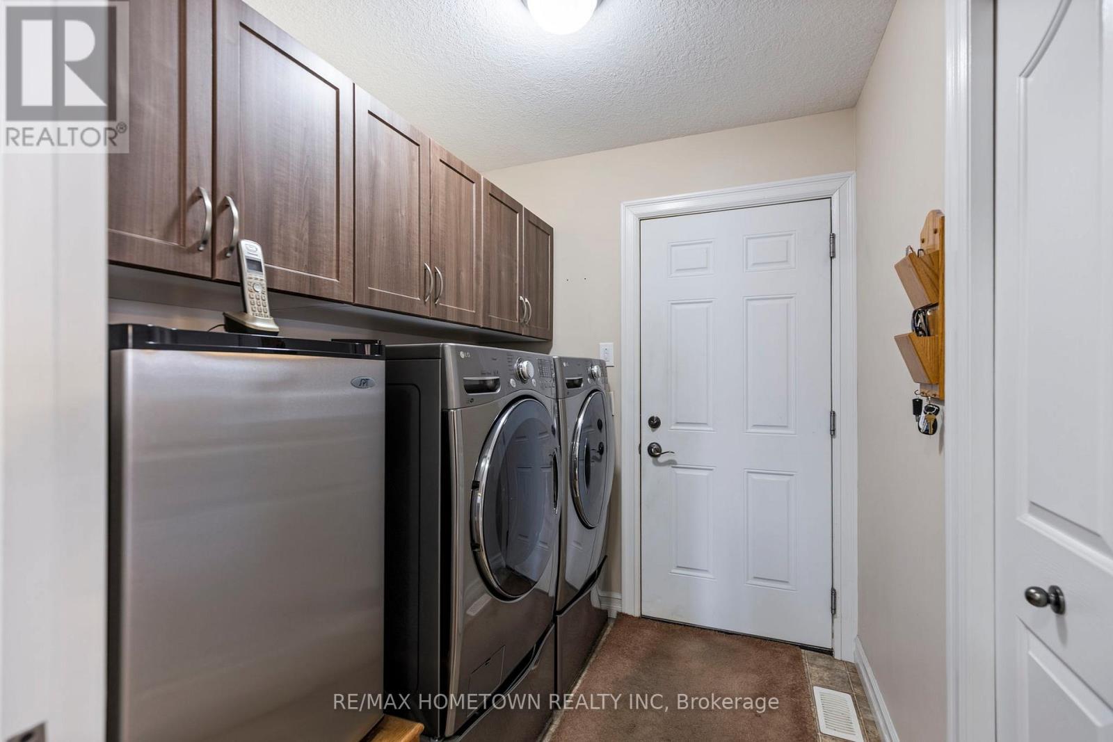 1124 Mcclure Crescent, Brockville, ON - Indoor Photo Showing Laundry Room