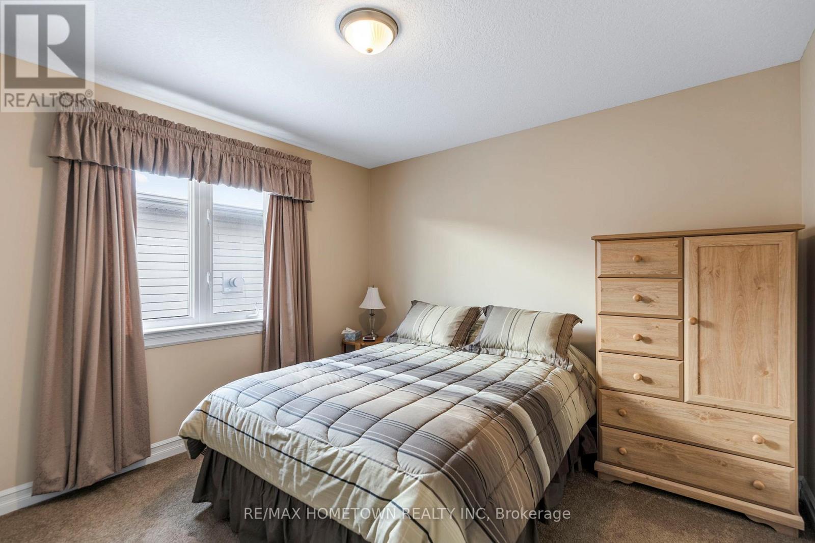 1124 Mcclure Crescent, Brockville, ON - Indoor Photo Showing Bedroom