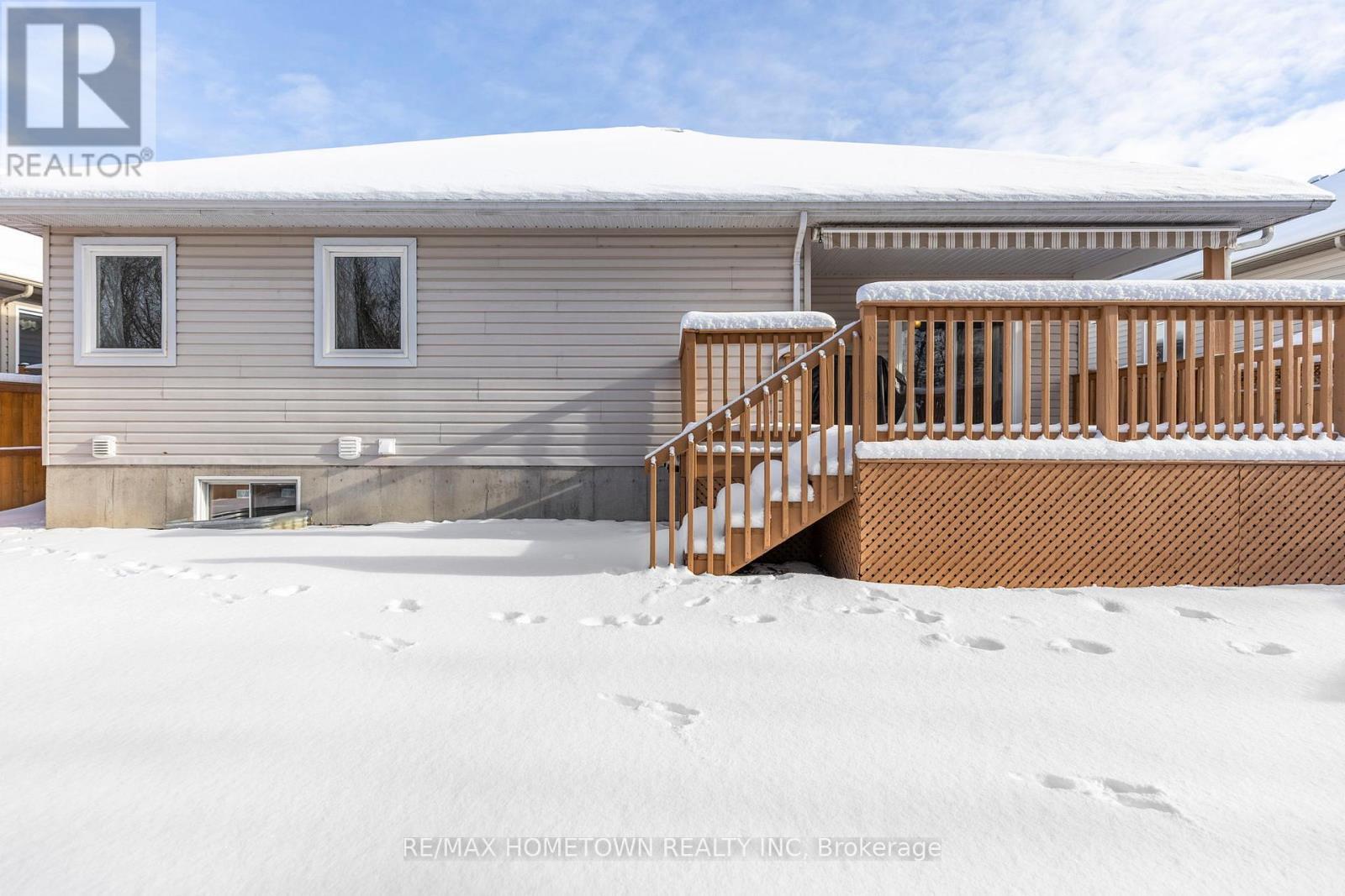 1124 Mcclure Crescent, Brockville, ON - Outdoor With Deck Patio Veranda With Exterior