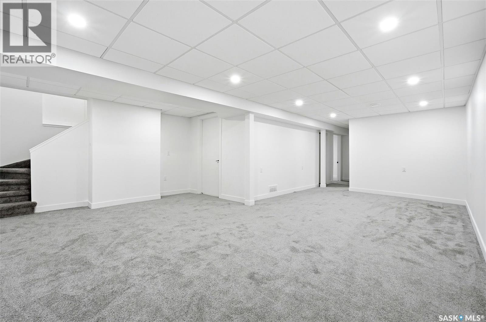 732 Empress Street, Regina, SK - Indoor