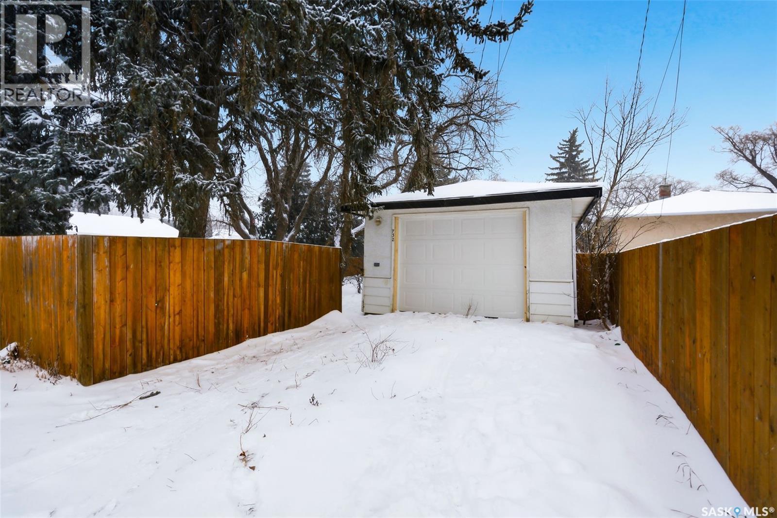 732 Empress Street, Regina, SK - Outdoor