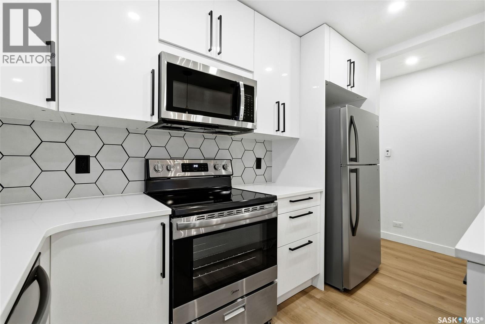 732 Empress Street, Regina, SK - Indoor Photo Showing Kitchen