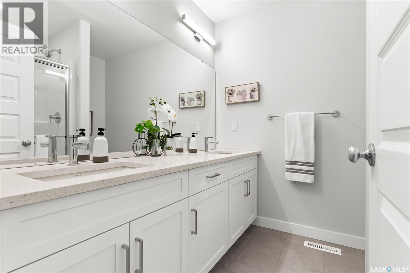 3136 Green Turtle Road, Regina, SK - Indoor Photo Showing Bathroom