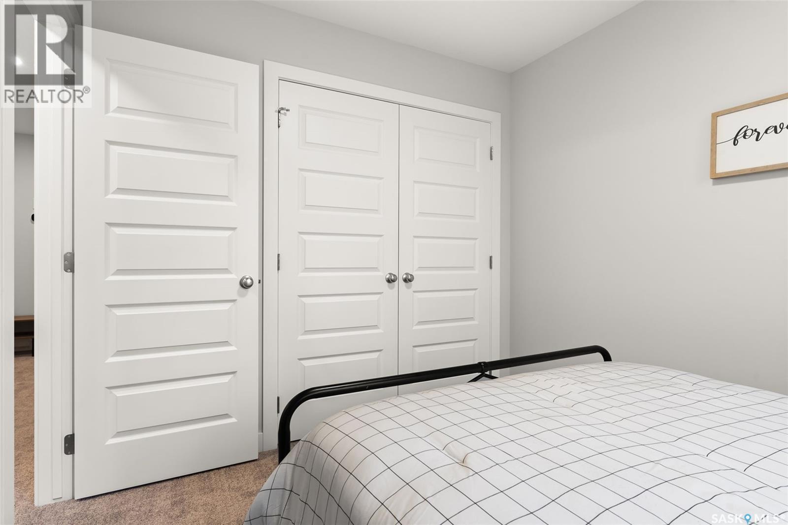 3136 Green Turtle Road, Regina, SK - Indoor Photo Showing Bedroom