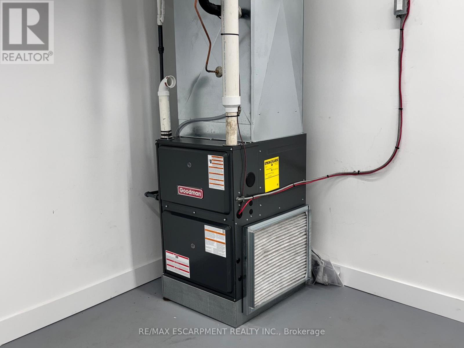 1068 Barton Street E, Hamilton, ON