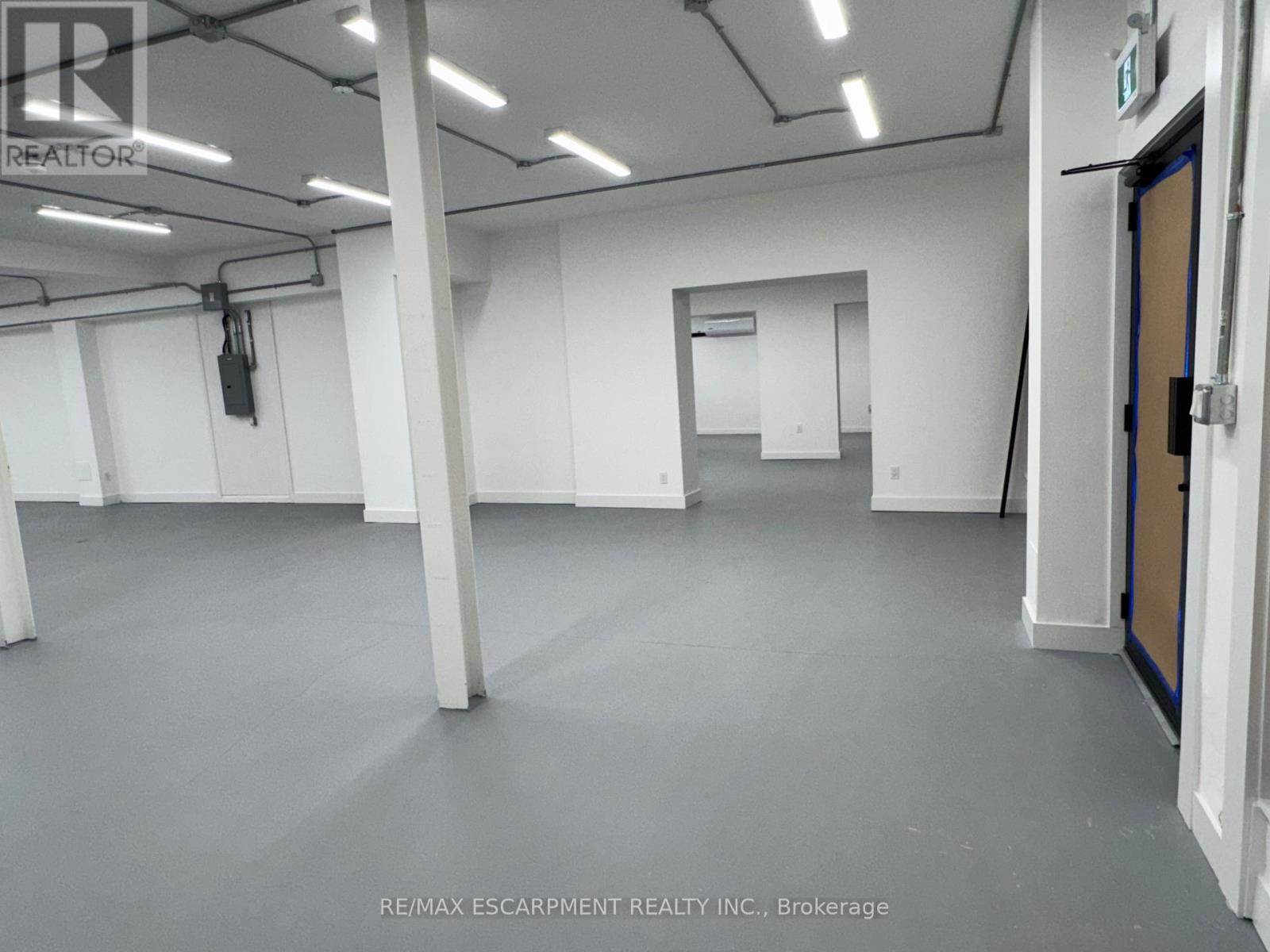 1068 Barton Street E, Hamilton, ON