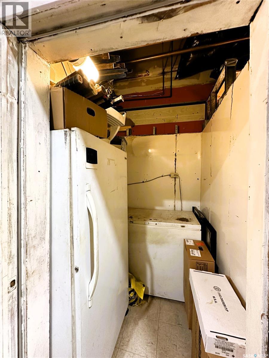 208 H Avenue N, Saskatoon, SK