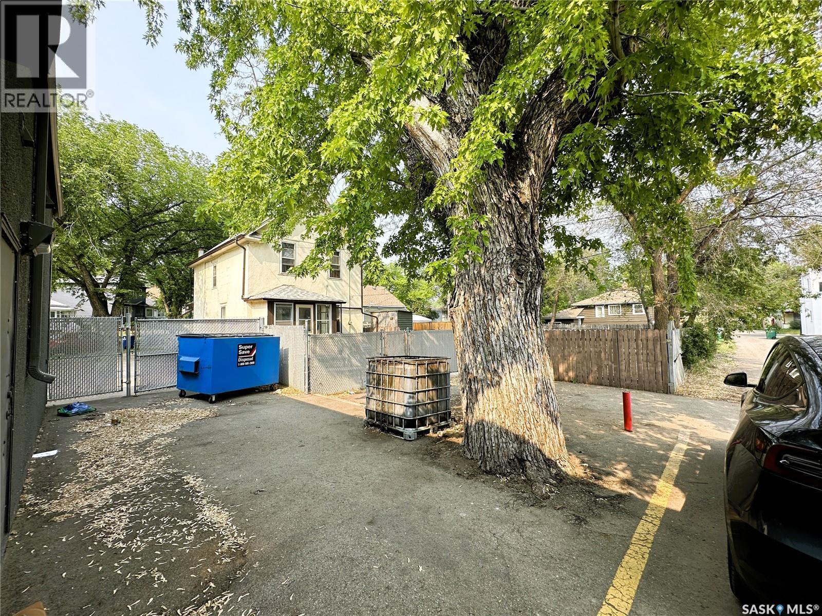 208 H Avenue N, Saskatoon, SK