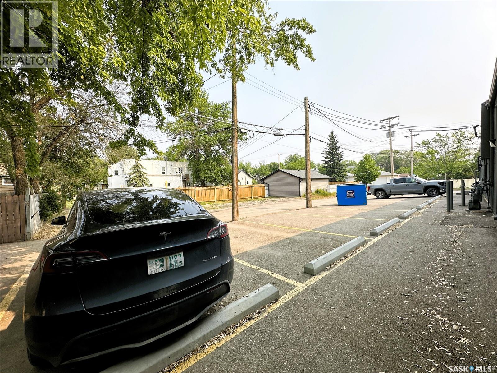 208 H Avenue N, Saskatoon, SK