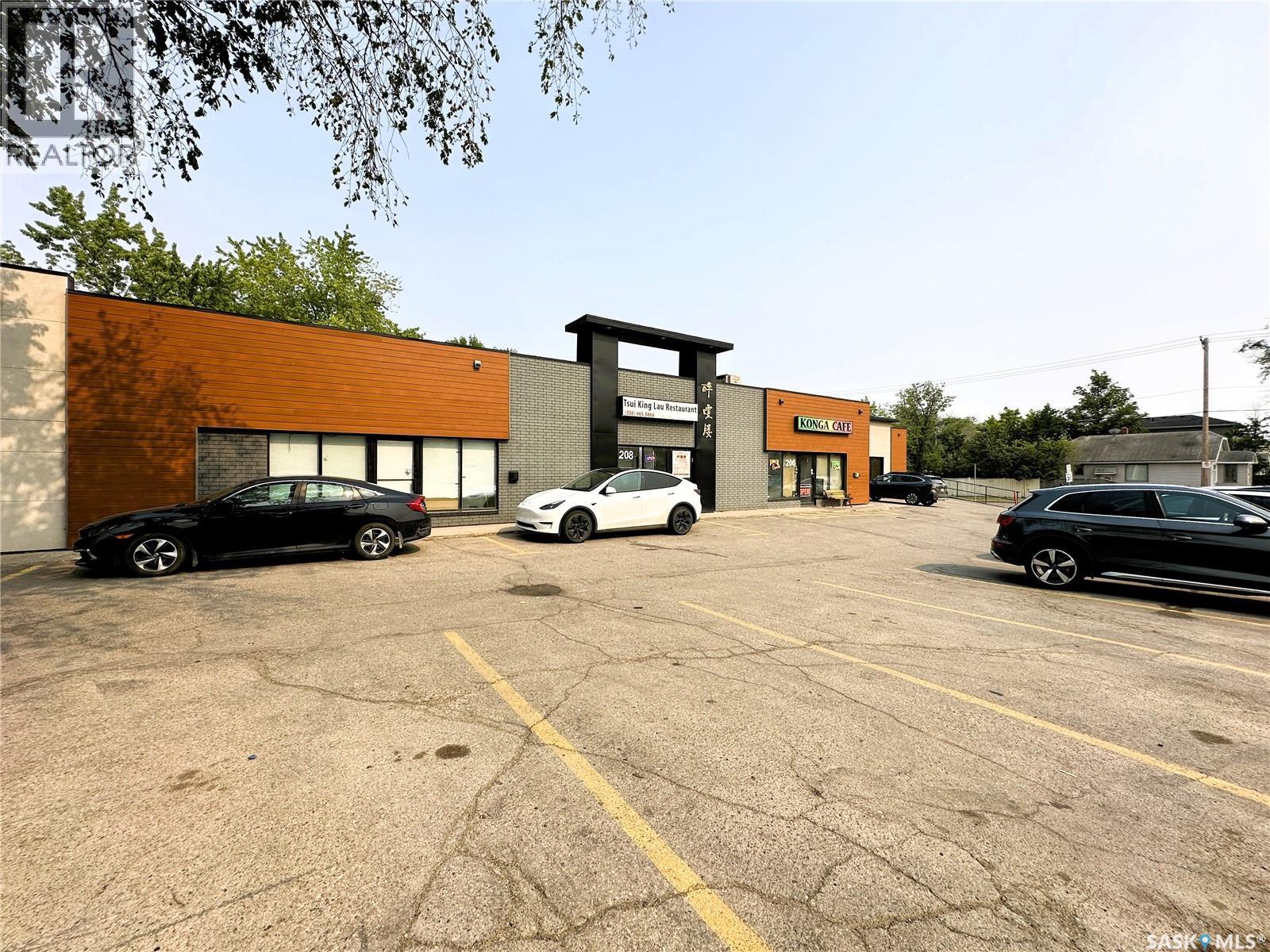 208 H Avenue N, Saskatoon, SK