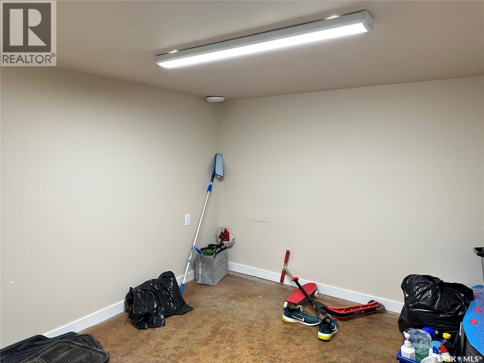 5 403 Main Street, Aberdeen, SK