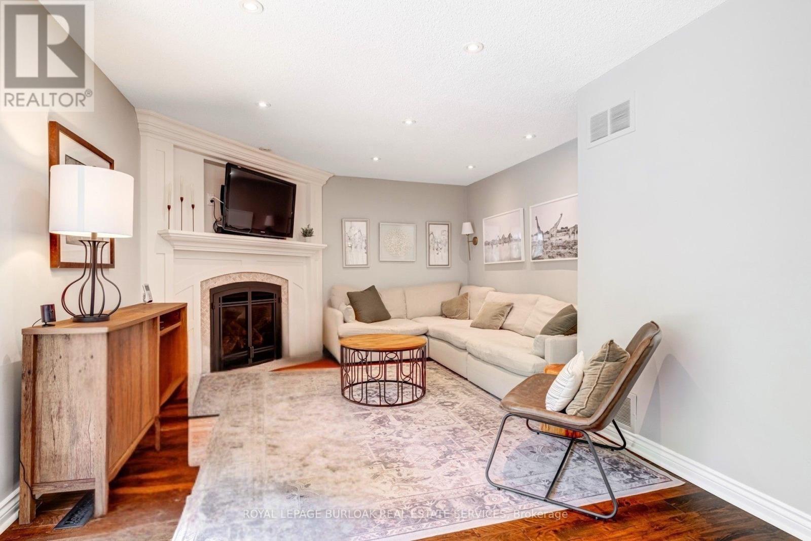 1807 Heather Hills Drive, Burlington, ON - Indoor Photo Showing Living Room With Fireplace