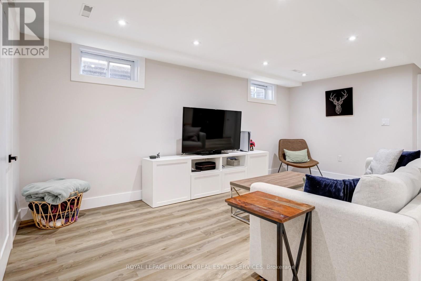 1807 Heather Hills Drive, Burlington, ON - Indoor Photo Showing Basement