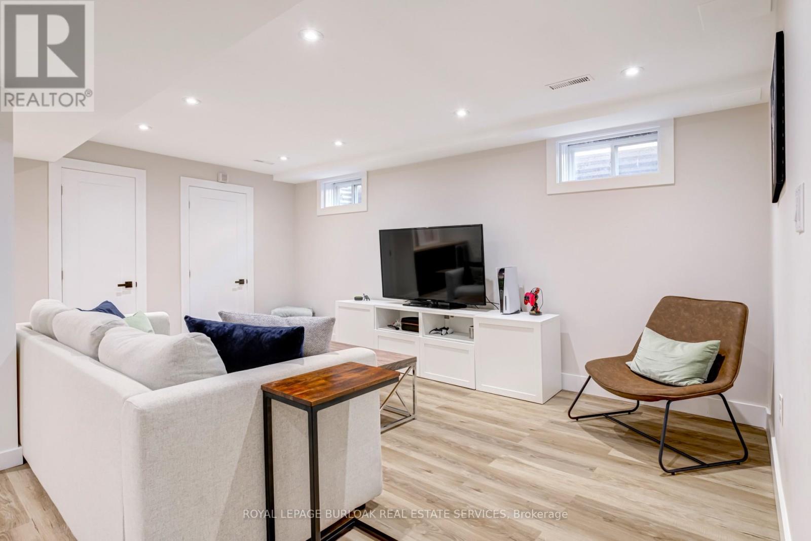 1807 Heather Hills Drive, Burlington, ON - Indoor Photo Showing Basement