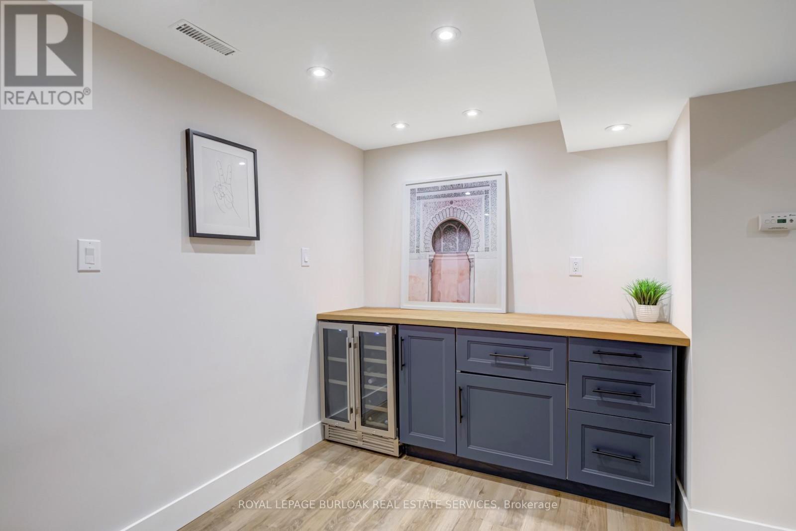 1807 Heather Hills Drive, Burlington, ON - Indoor Photo Showing Other Room