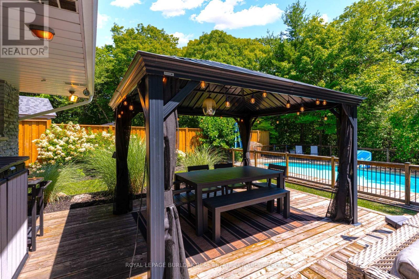 1807 Heather Hills Drive, Burlington, ON - Outdoor With Deck Patio Veranda