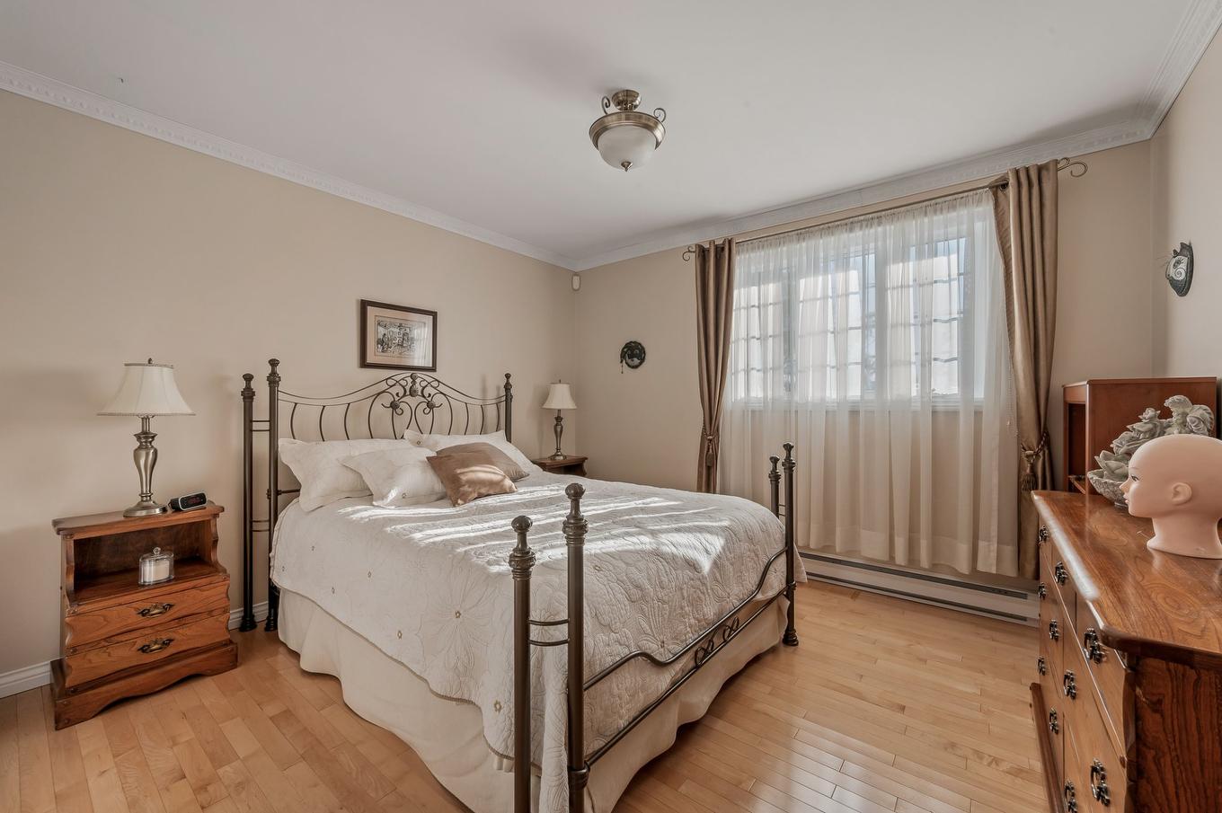 Primary bedroom - 2885 Rue Philippe-Pasquier, Québec (Les Rivières), QC - Indoor Photo Showing Bedroom
