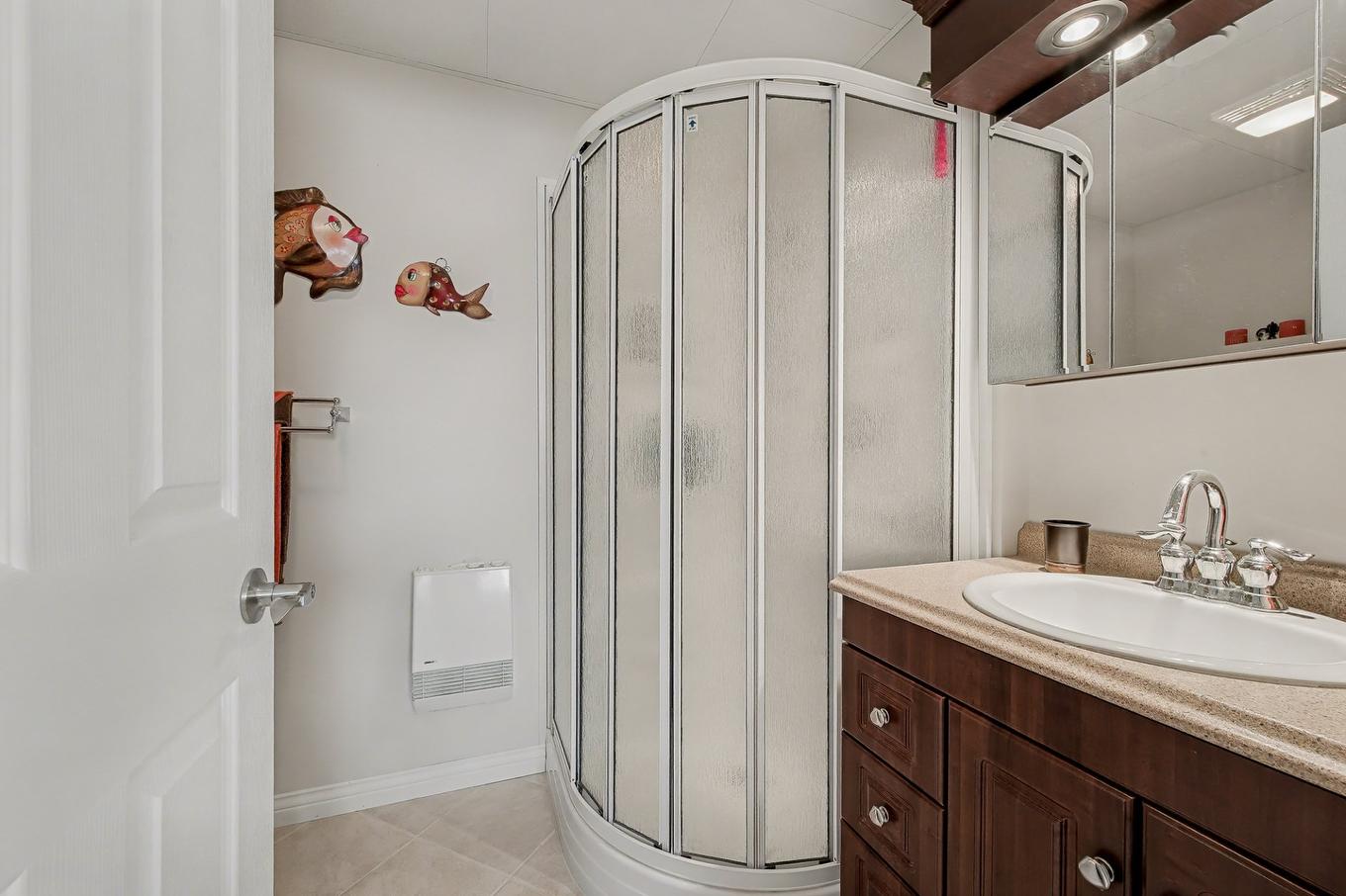 Bathroom - 2885 Rue Philippe-Pasquier, Québec (Les Rivières), QC - Indoor Photo Showing Bathroom