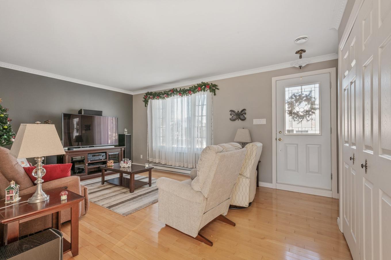 Living room - 2885 Rue Philippe-Pasquier, Québec (Les Rivières), QC - Indoor Photo Showing Other Room