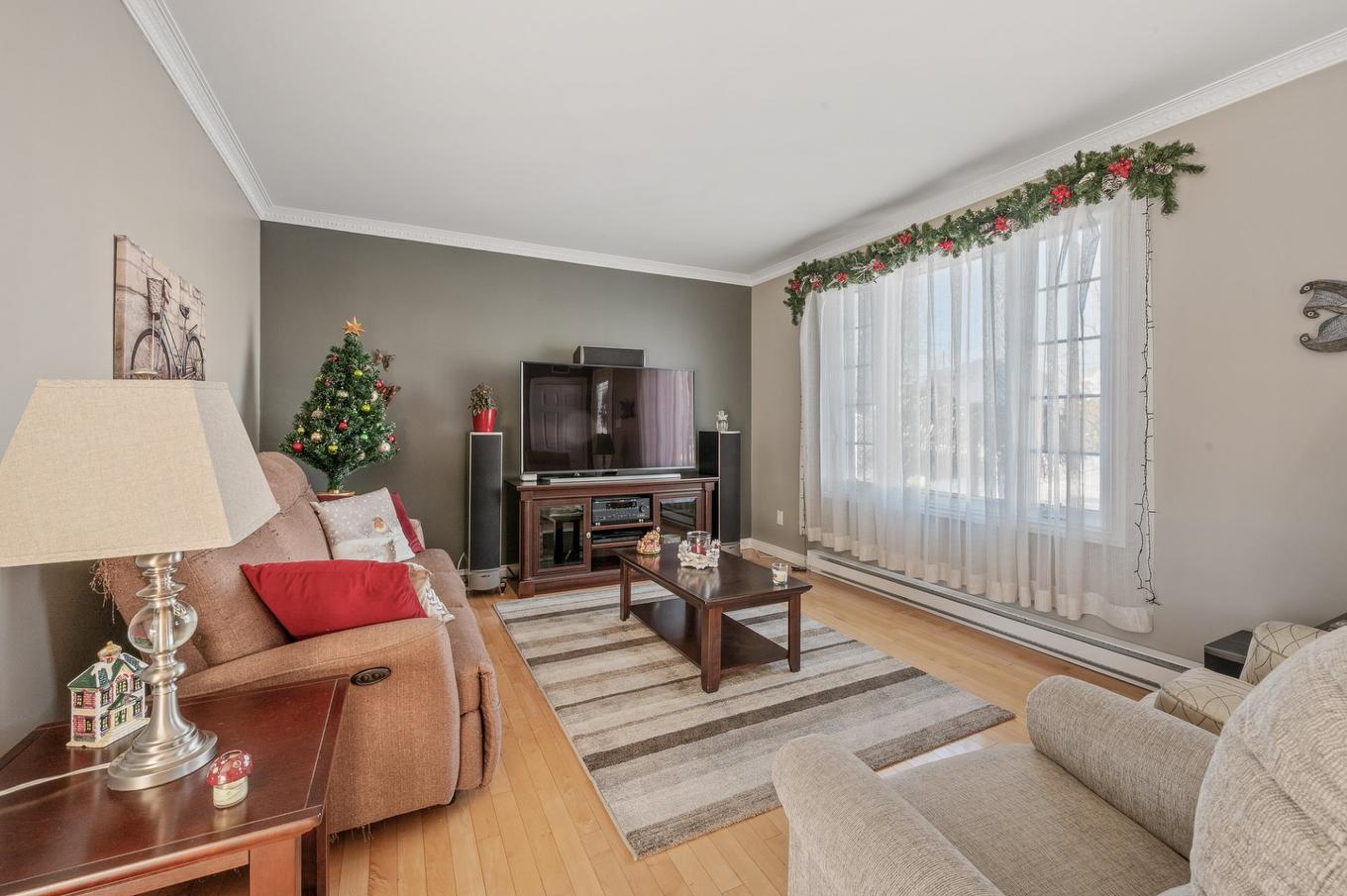 Living room - 2885 Rue Philippe-Pasquier, Québec (Les Rivières), QC - Indoor Photo Showing Living Room