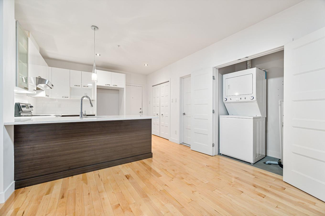 Kitchen - 107-440 Rue De La Gauchetière E., Montréal (Ville-Marie), QC - Indoor Photo Showing Laundry Room