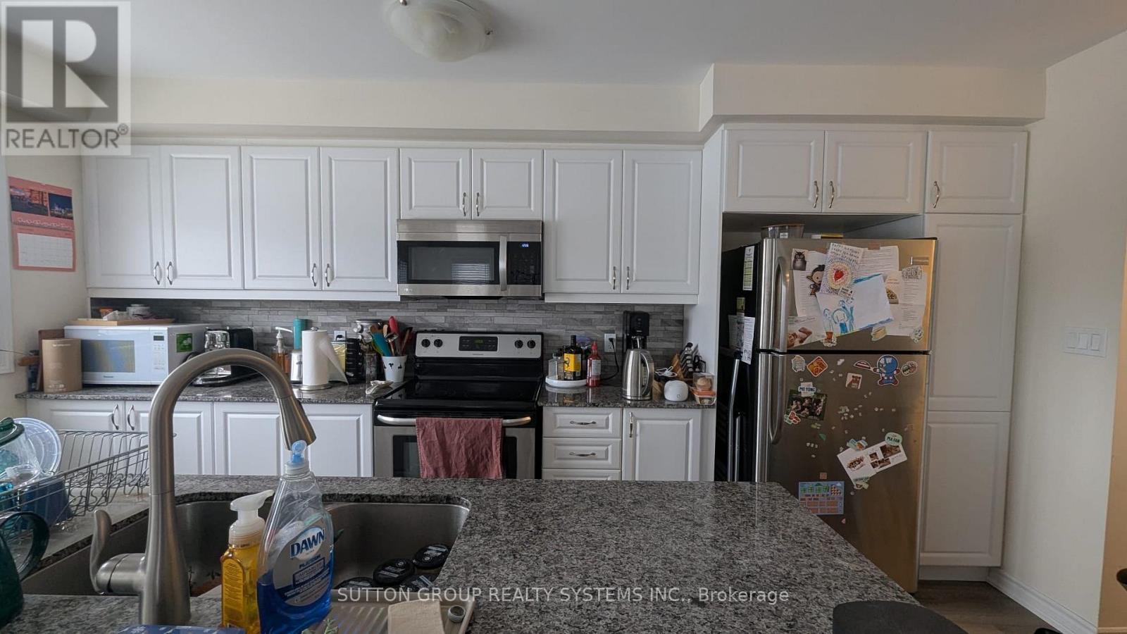 917 Apple Hill Lane, Kitchener, ON - Indoor Photo Showing Kitchen