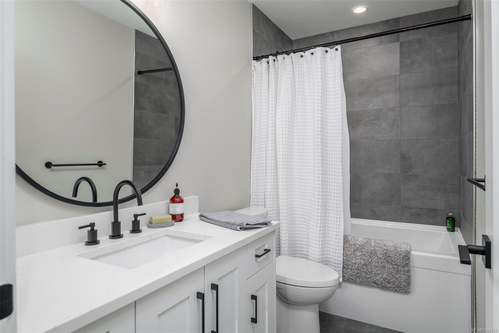 10407 Marina Vista Dr, Port Alberni, BC