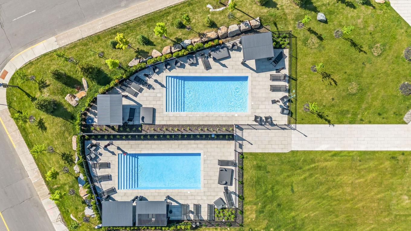 Piscine - 604-1000 Rue Levert, Montréal (Verdun/Île-Des-Soeurs), QC - Outdoor With View