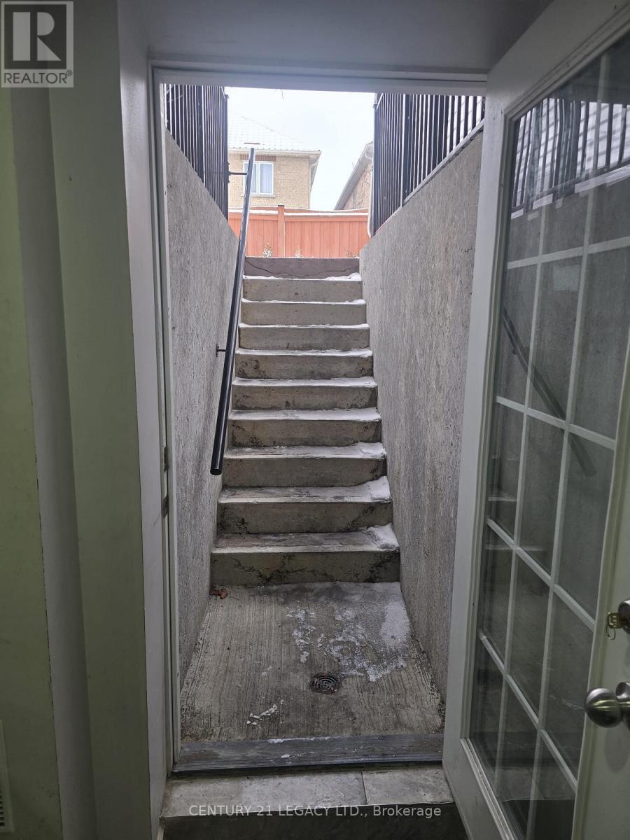 7205 Saint Barbara Boulevard, Mississauga, ON - Indoor Photo Showing Other Room