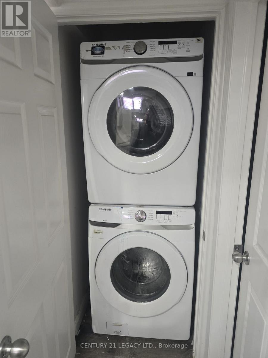 7205 Saint Barbara Boulevard, Mississauga, ON - Indoor Photo Showing Laundry Room