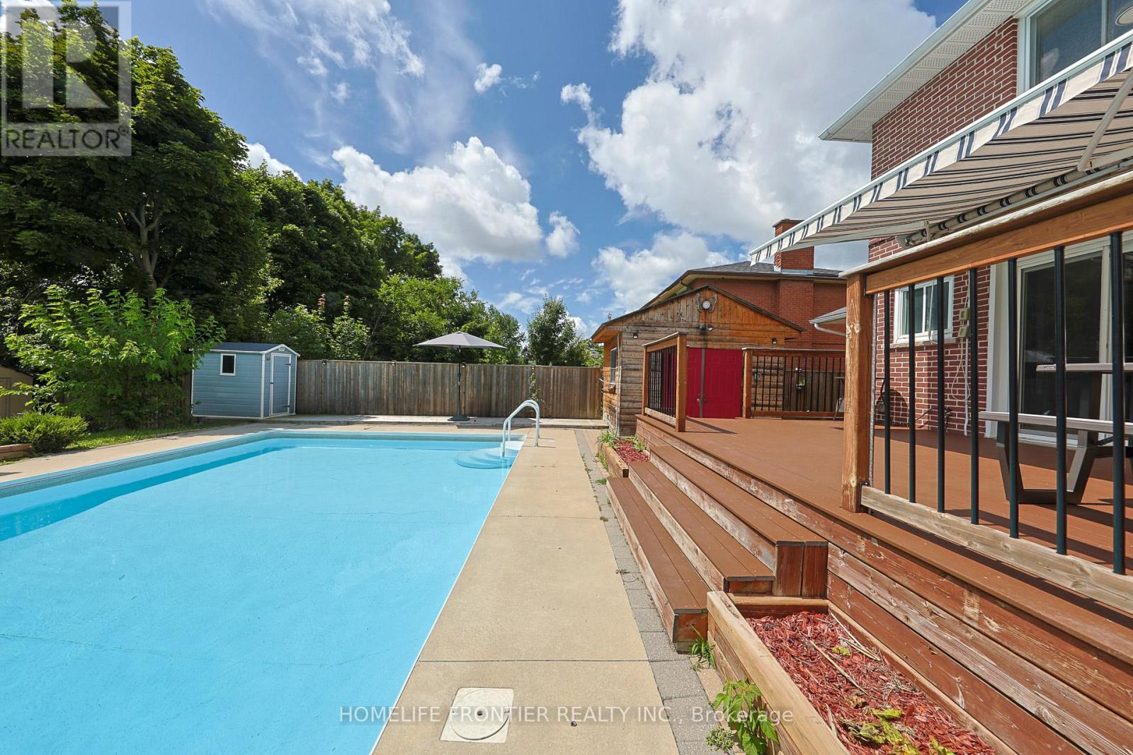 267 Grove Street E, Barrie, ON - Outdoor With In Ground Pool