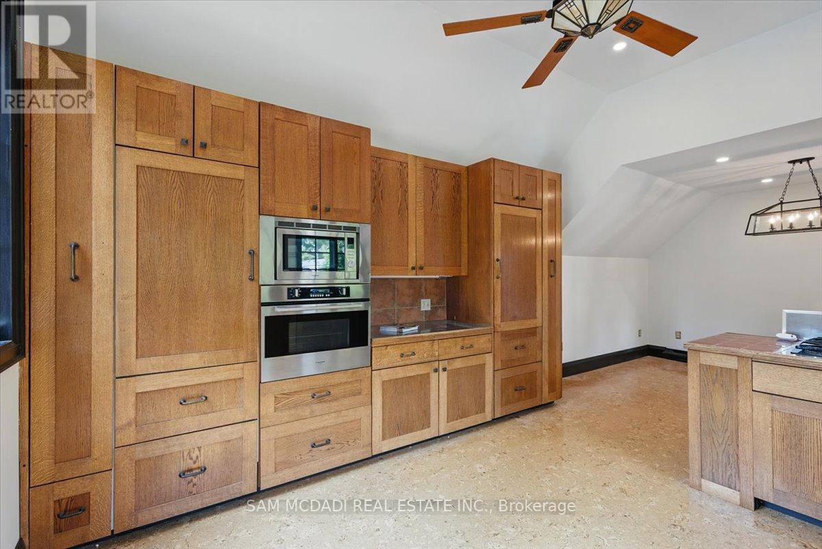 62 Maple Avenue S, Mississauga, ON - Indoor Photo Showing Kitchen