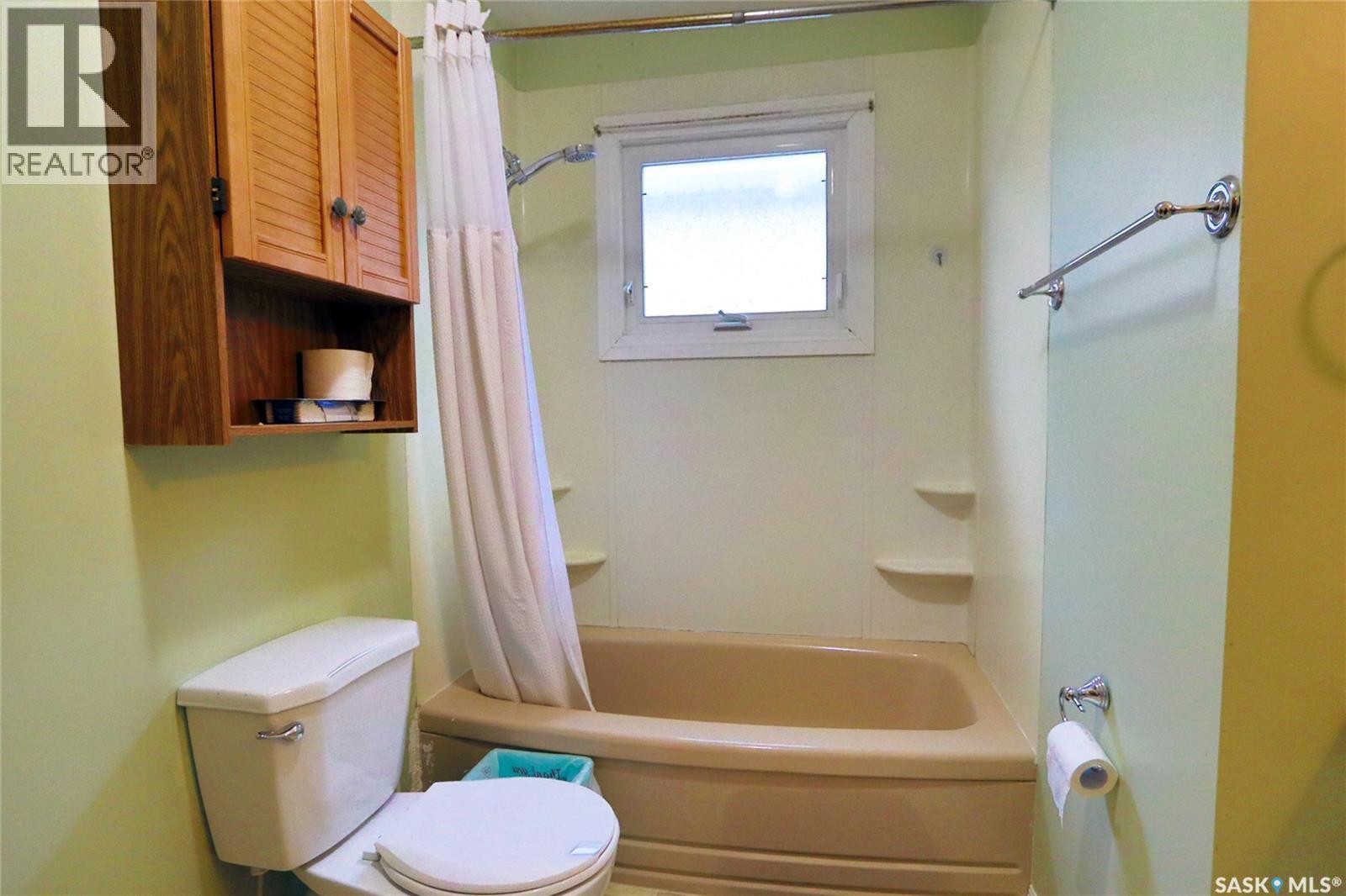 2166 Mcara Street, Regina, SK - Indoor Photo Showing Bathroom