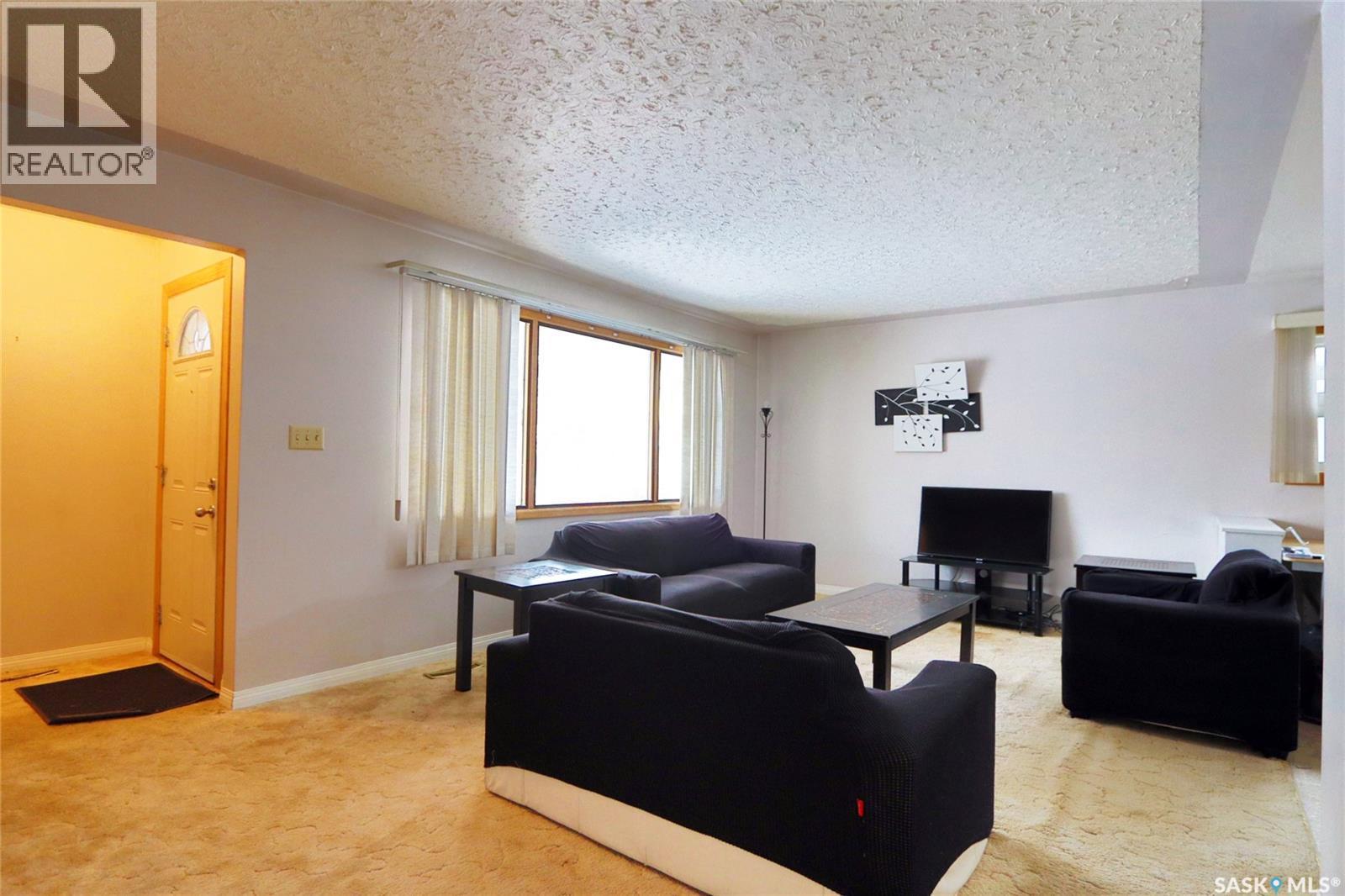 2166 Mcara Street, Regina, SK - Indoor Photo Showing Living Room