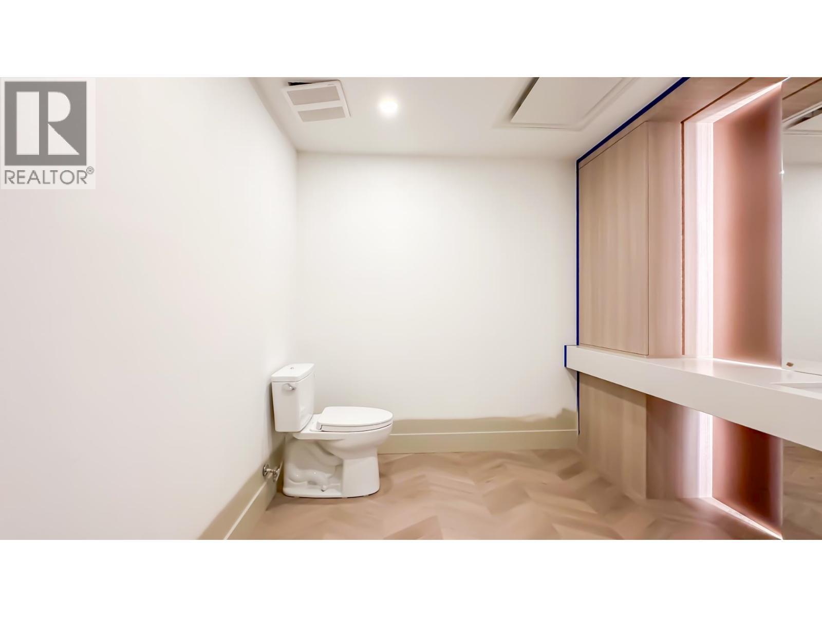 8273 Oak Street, Vancouver, BC