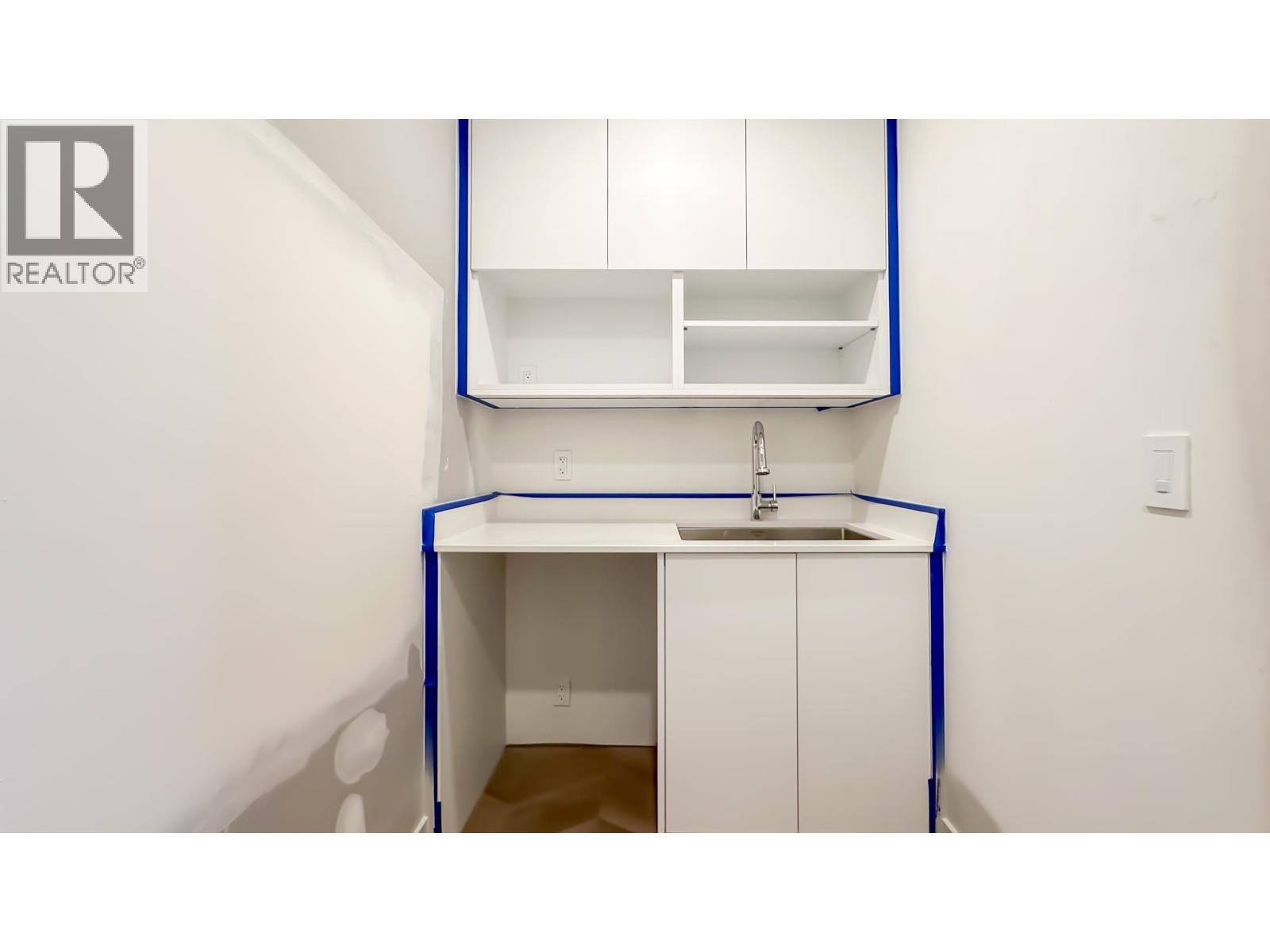 8273 Oak Street, Vancouver, BC