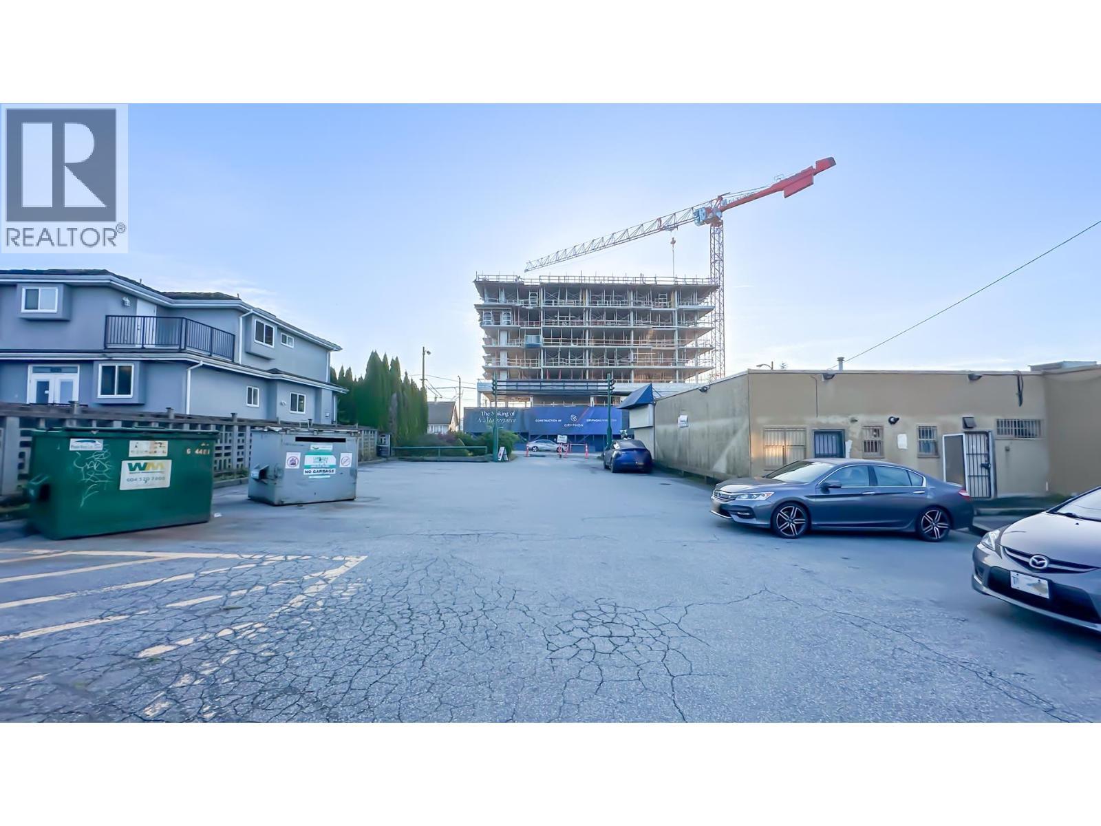 8273 Oak Street, Vancouver, BC