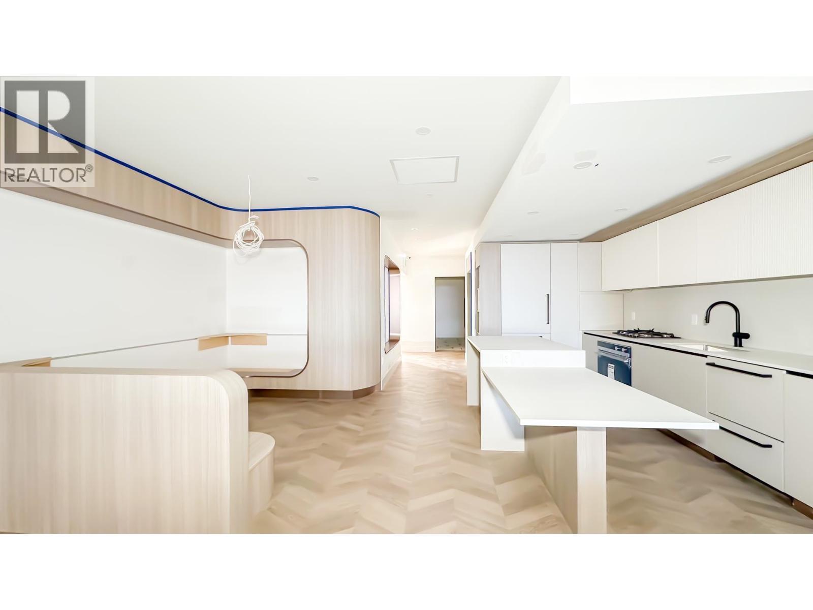 8273 Oak Street, Vancouver, BC